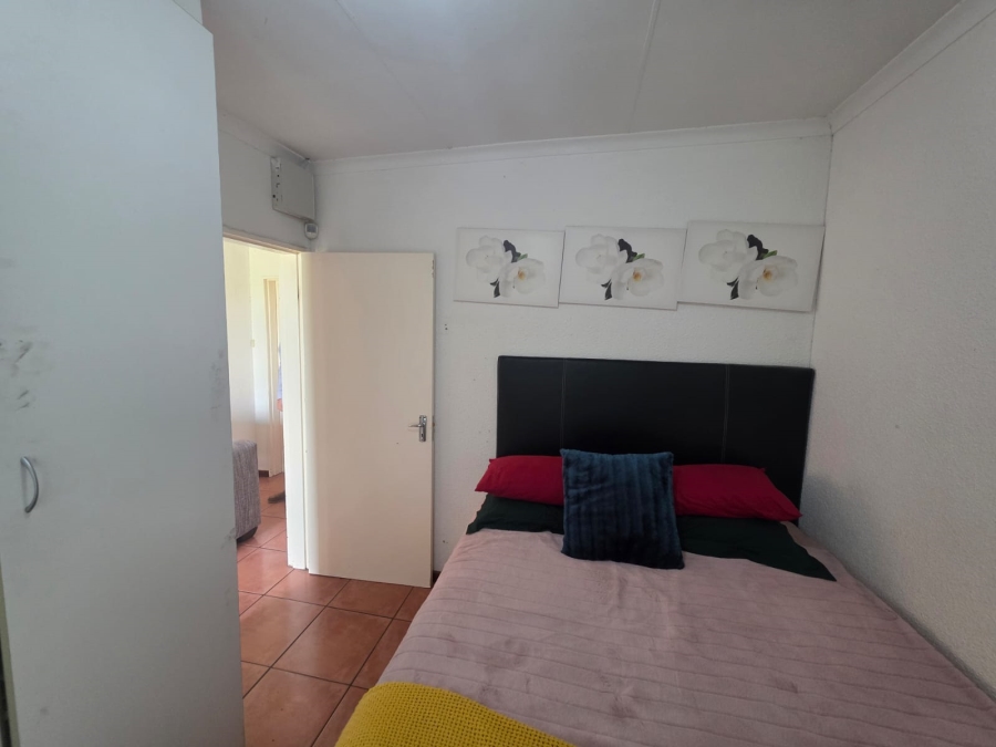 2 Bedroom Property for Sale in Roodepan Northern Cape